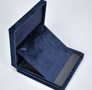 Luxor astuccio Collier