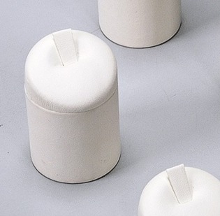 Espositori vetrina Italia per anello inclinato alto cm 6