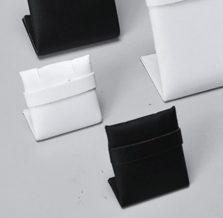 Espositori vetrina Italia per 1 paio orecchini alti cm 5