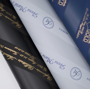 Carta Seta con riga da 3 cm o doppia riga da 1 cm. Grammatura carta 60 gr/mq formato massimo cm 100 x 150. Specificare eventuali tagli minori