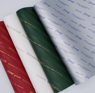 Carta Seta con riga da 3 cm o doppia riga da 1 cm. Grammatura carta 60 gr/mq formato massimo cm 75 x 100. Specificare eventuali tagli minori